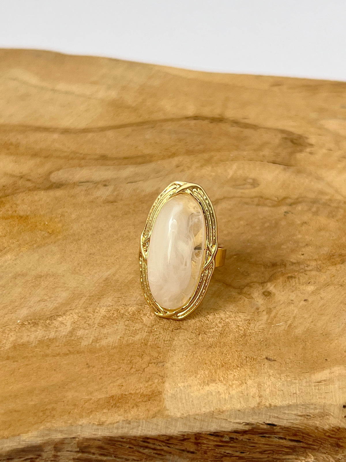 Ecru and gold ring: Ayana