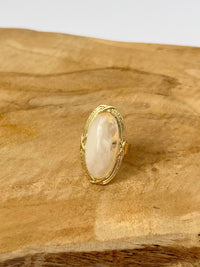 Ecru and gold ring: Ayana