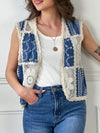 Découvrez notre gilet crochet bleu et écru : Izio ! Élégant et léger, ce gilet ajouré ajoute une touche de style à toutes vos tenues.&nbsp;