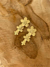 Boucles d'oreilles pendantes dorées : Kresia