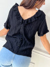 La blouse noire : Asya est le choix parfait pour une tenue décontractée mais chic. Avec son col v avant et arrière et ses manches courtes, elle met en valeur votre silhouette.&nbsp;