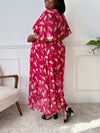 La robe Pia est parfaite pour un style décontracté et confortable. Avec ses manches courtes et son col cache coeur, elle est à la fois élégante et pratique.