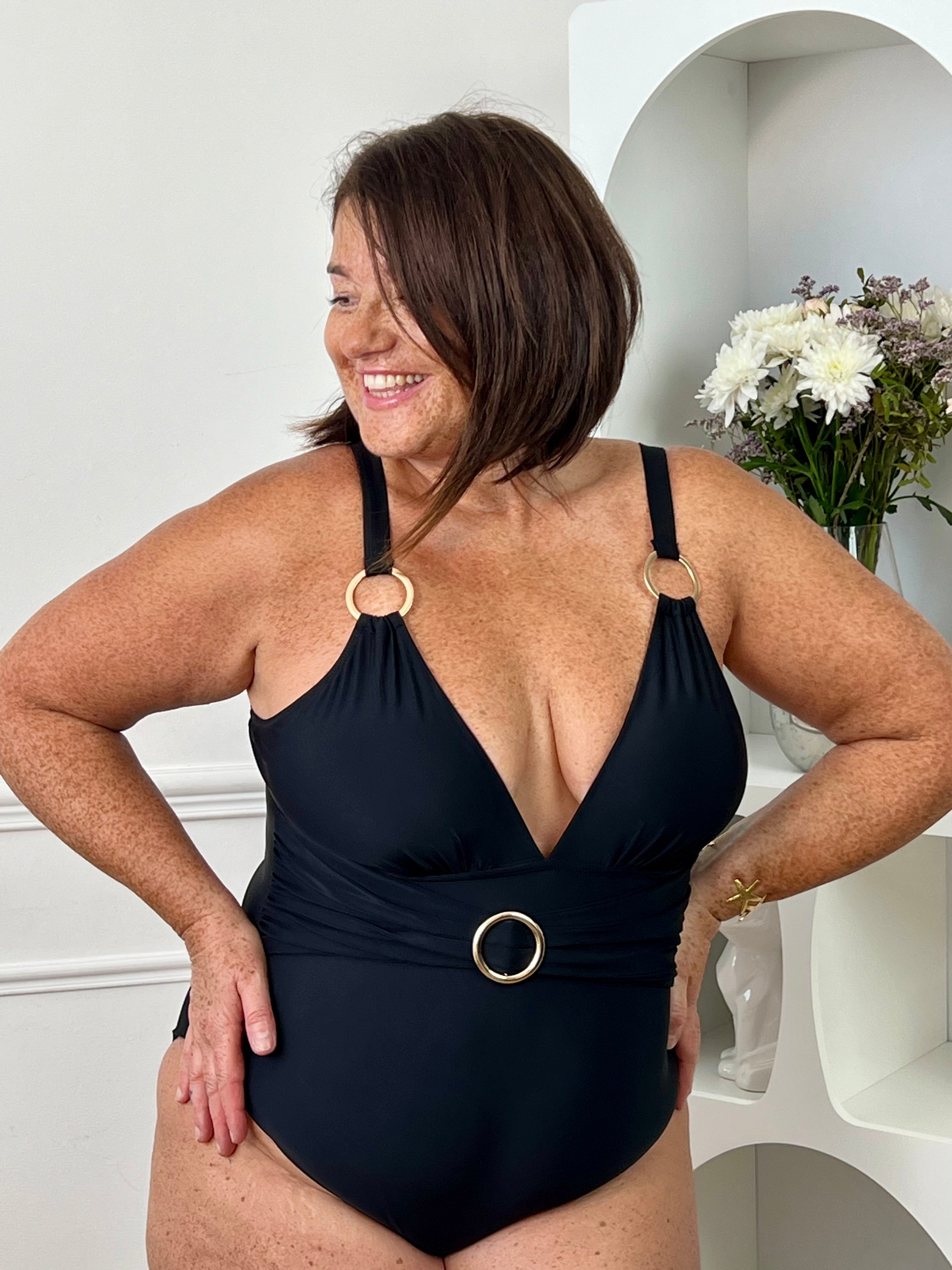 Curve black one-piece swimsuit: Tendy