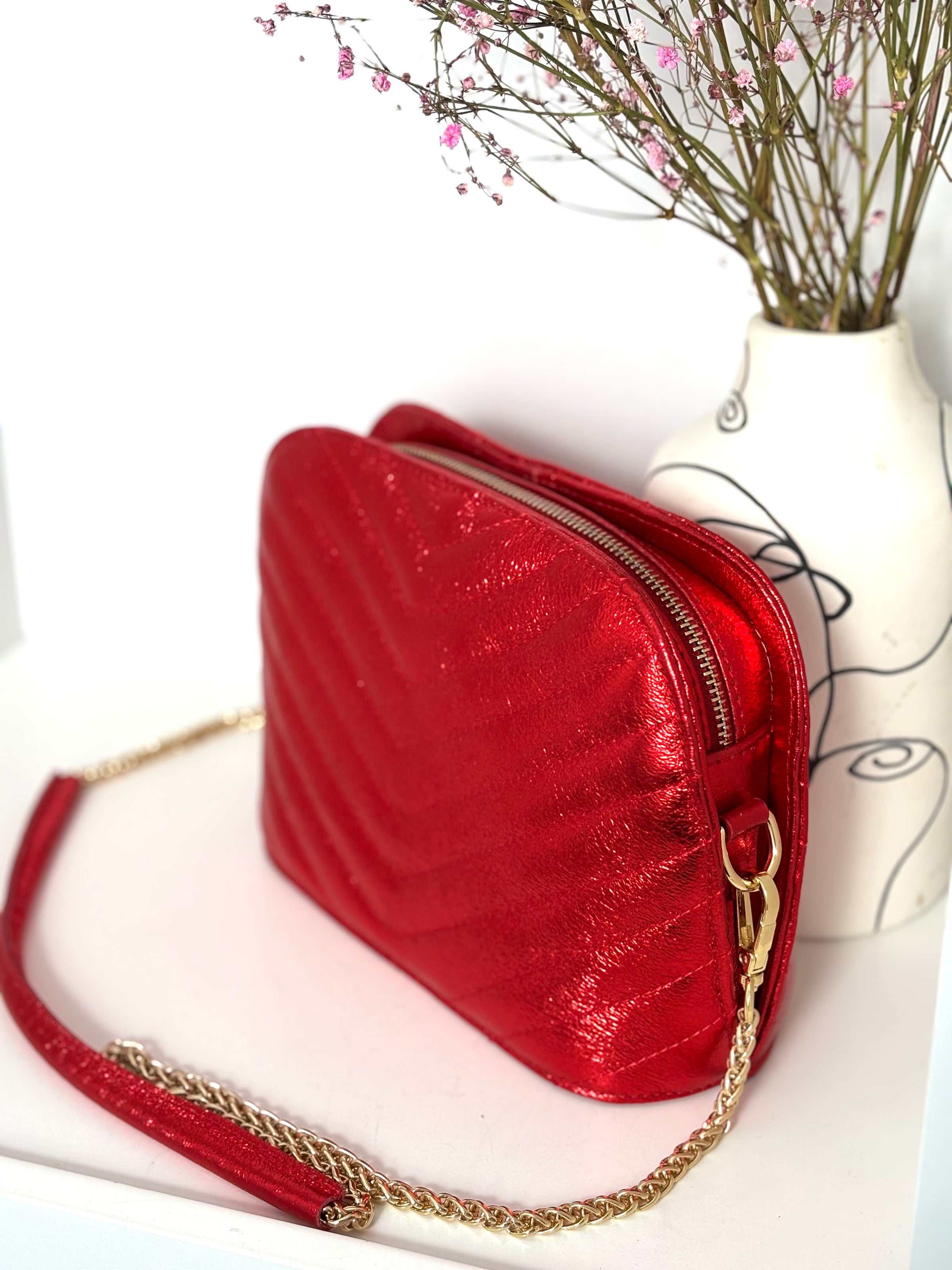 Red bag: Dol