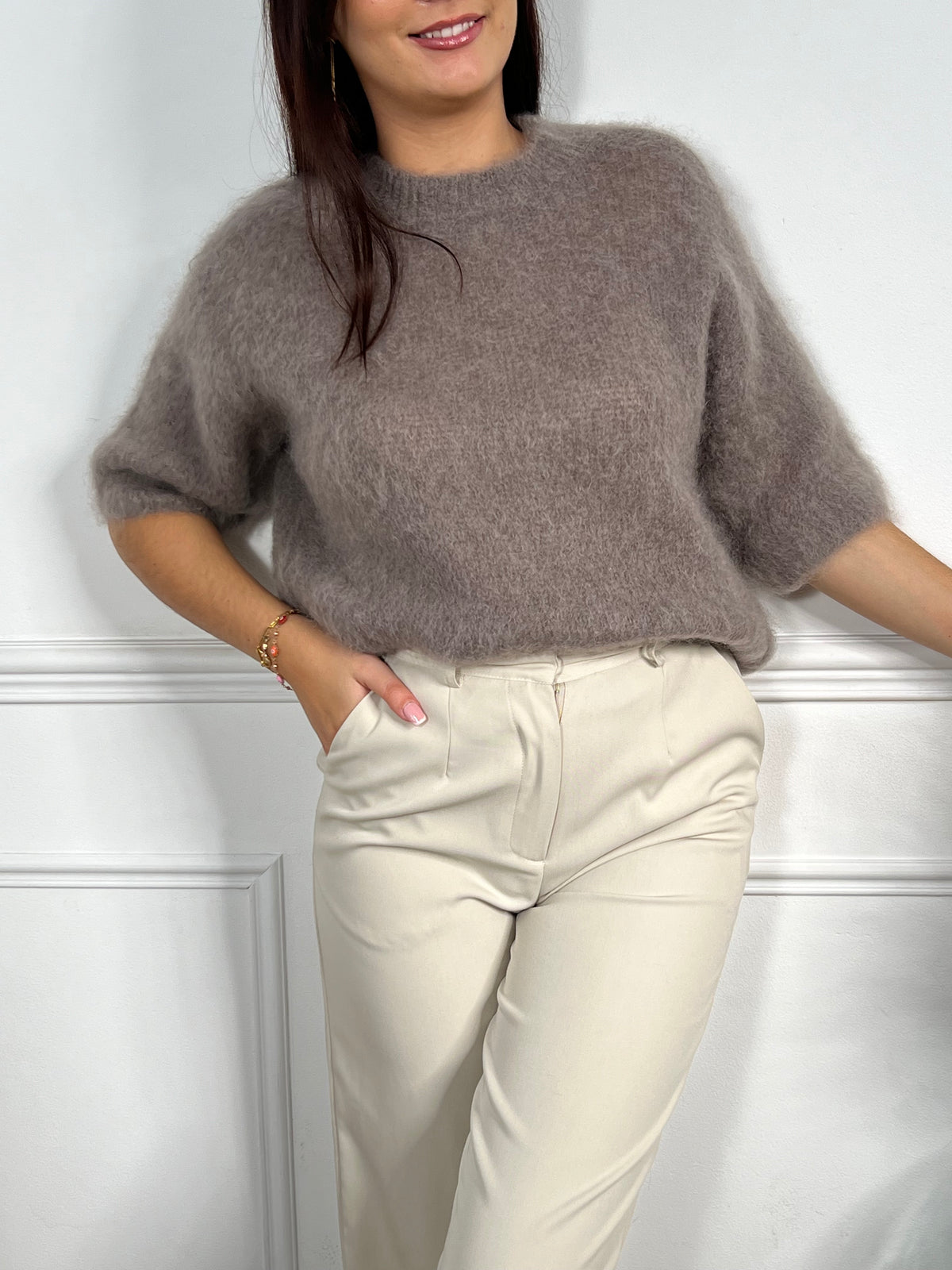 Pull taupe manches courtes femme
Pull manches courtes
Col rond&nbsp;
Confortable
Couleur : taupe