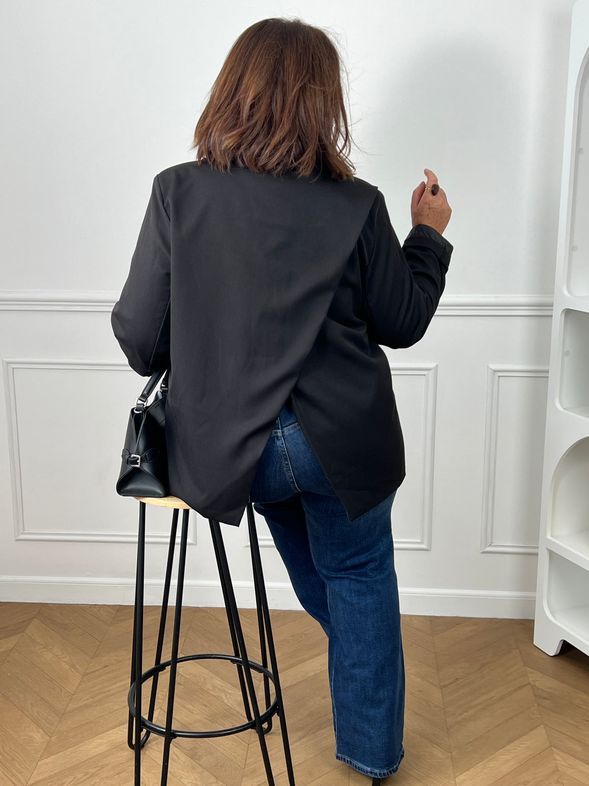 Blazer noir avec épaulettes grande taille femme – Khloe | Loïcia