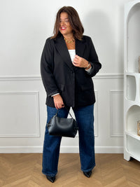 Dos du blazer noir grande taille Khloe – Ouverture asymétrique et doublure intérieure | Loïcia