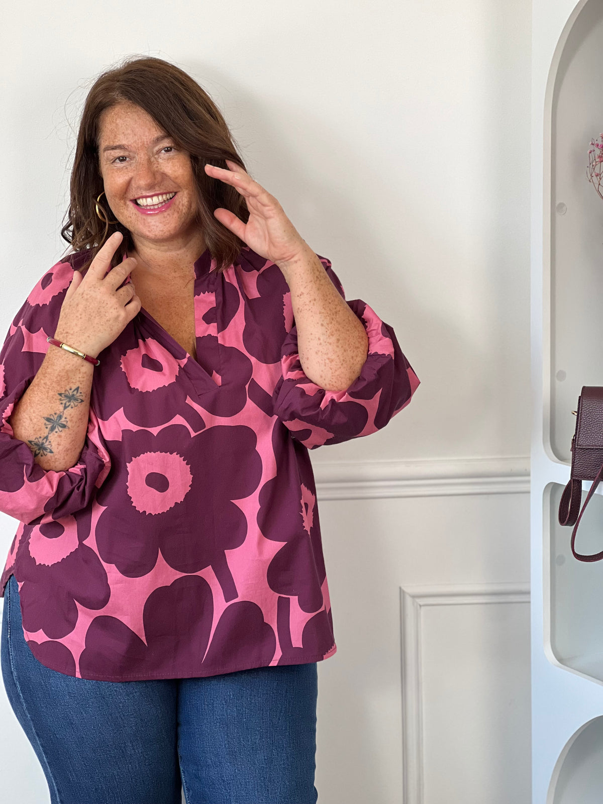 Blouse prune et rose à motifs grande taille femme – Mady | Loïcia