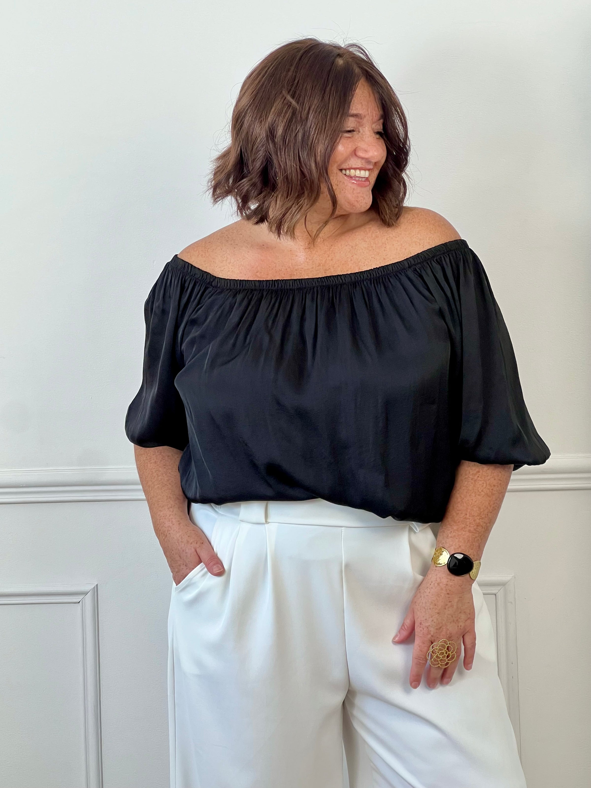 Blouse noire col bateau grande taille Charlotte viscose et soie – Loïcia
