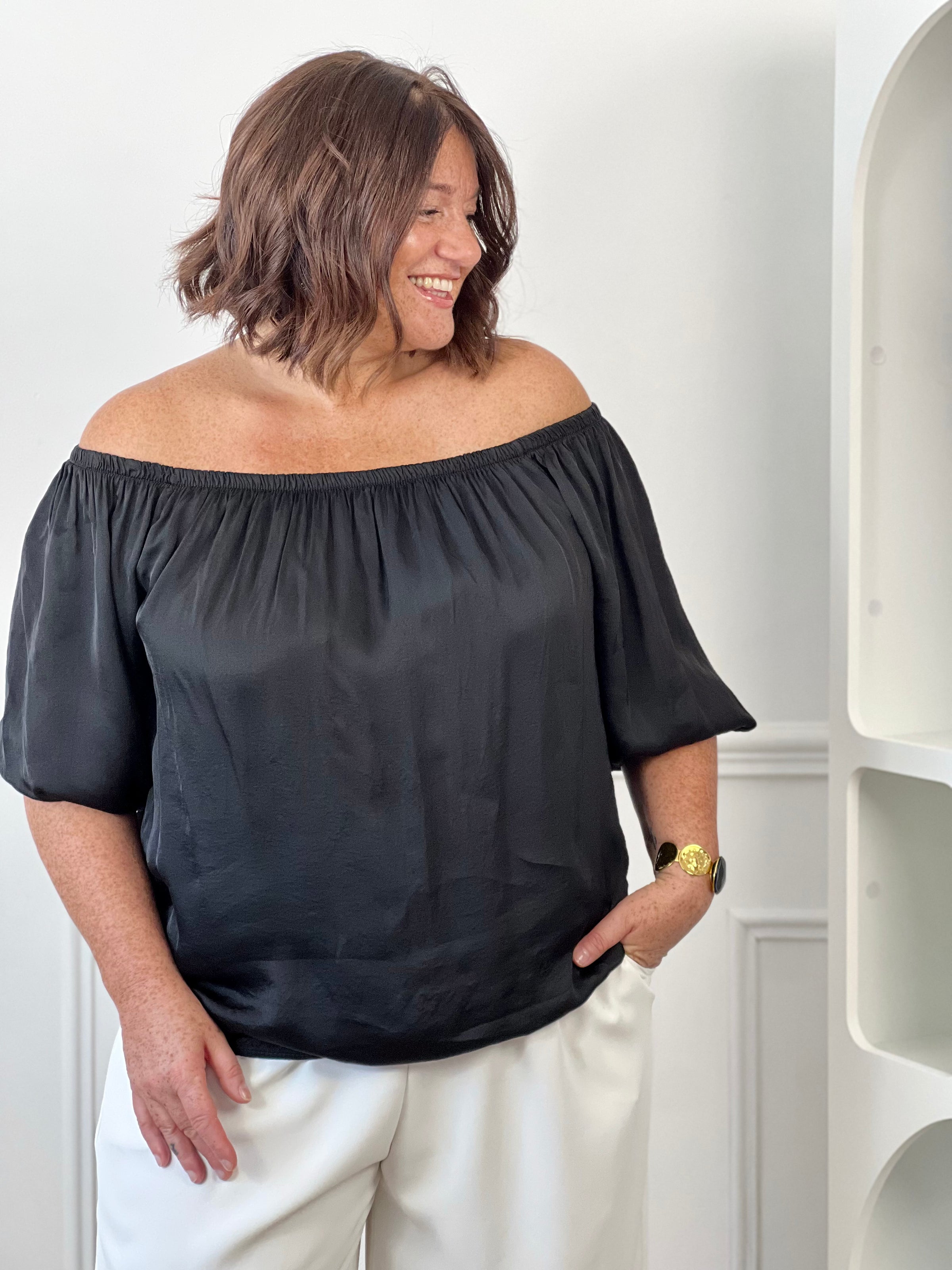 Blouse col bateau curve noire taille unique 44/50 Made in Italy – Loïcia
