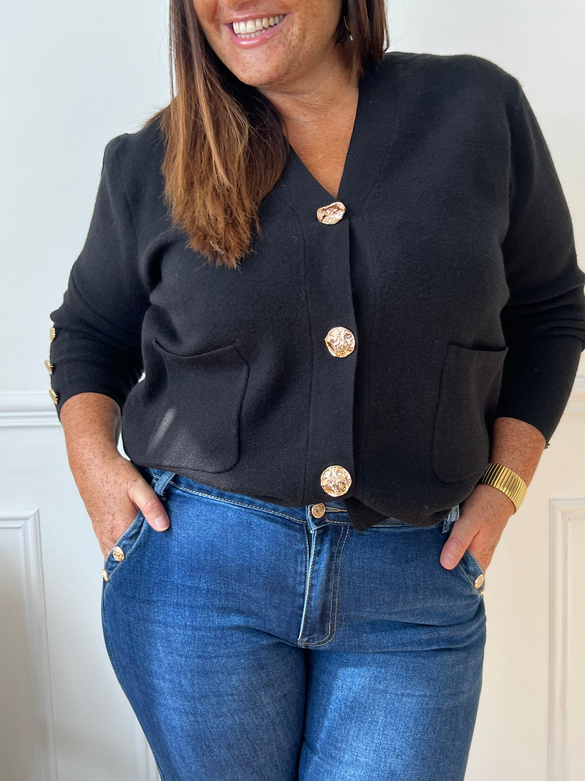 Gilet noir avec boutons dorés : Nika