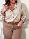 Chemise beige effet velours grande taille femme
Manches longues&nbsp;
Col rond
Volants au col et aux poignets
Elastique aux poignets
Boutons sur la longueur
Effet velours
Couleur : beige