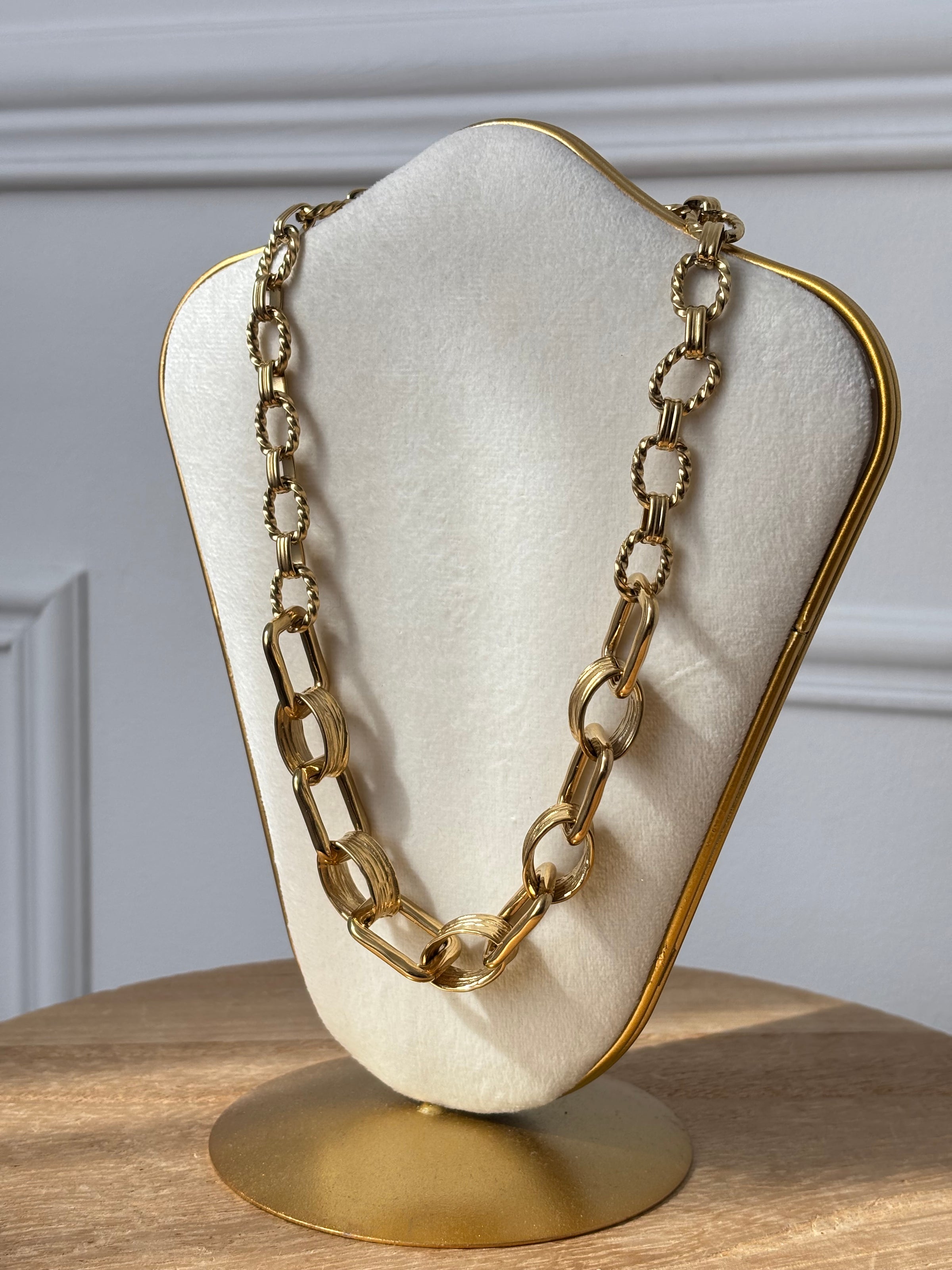 Gold-plated necklace: Nekia