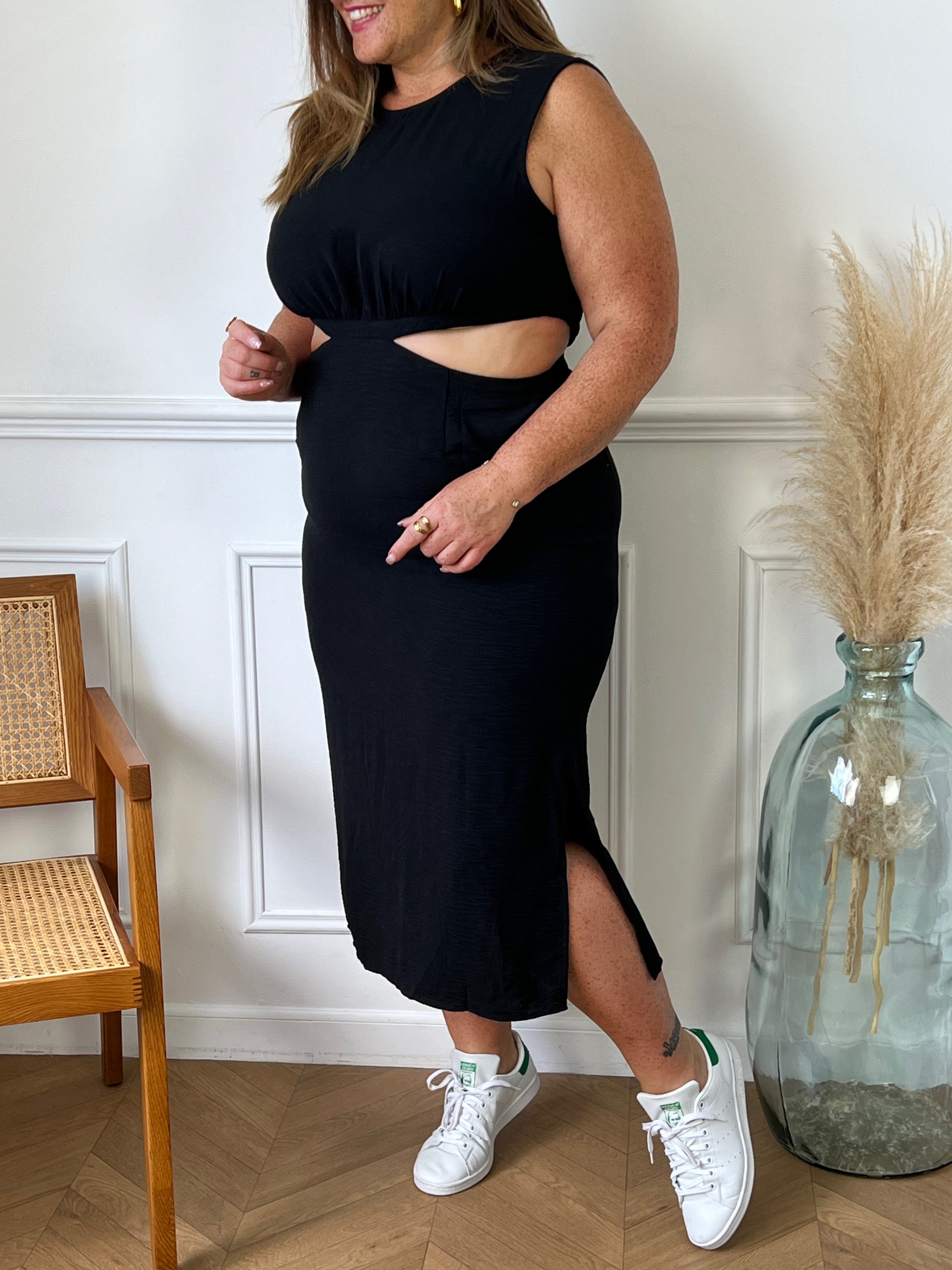 Robe longue noire dos nu et ouverte grande taille femme – Loïcia