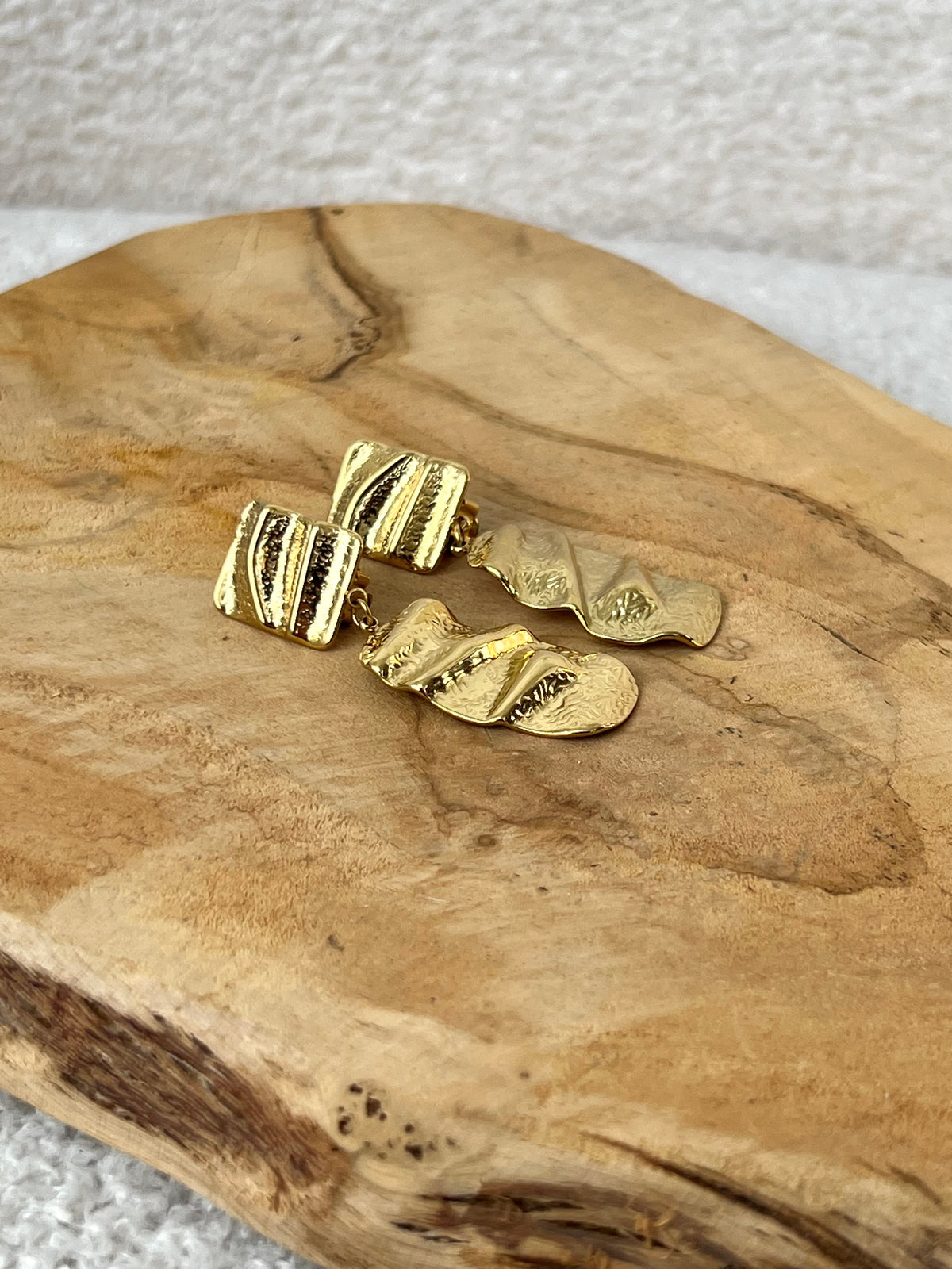 Boucles d'oreilles dorées  : Nia