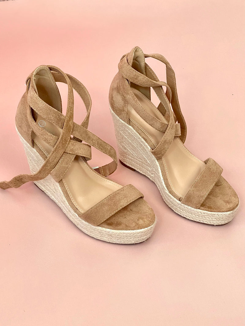 Talons compensées taupe : Ninon