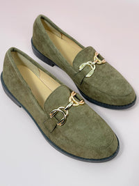 Khaki loafers: Vysia