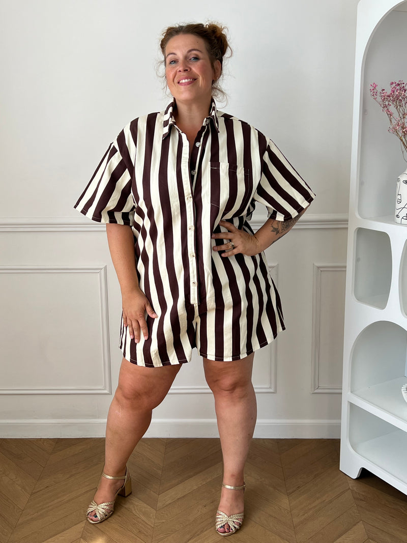 Combishort marron à rayures grande taille Cathy col chemise manches courtes 3 poches – Loïcia
