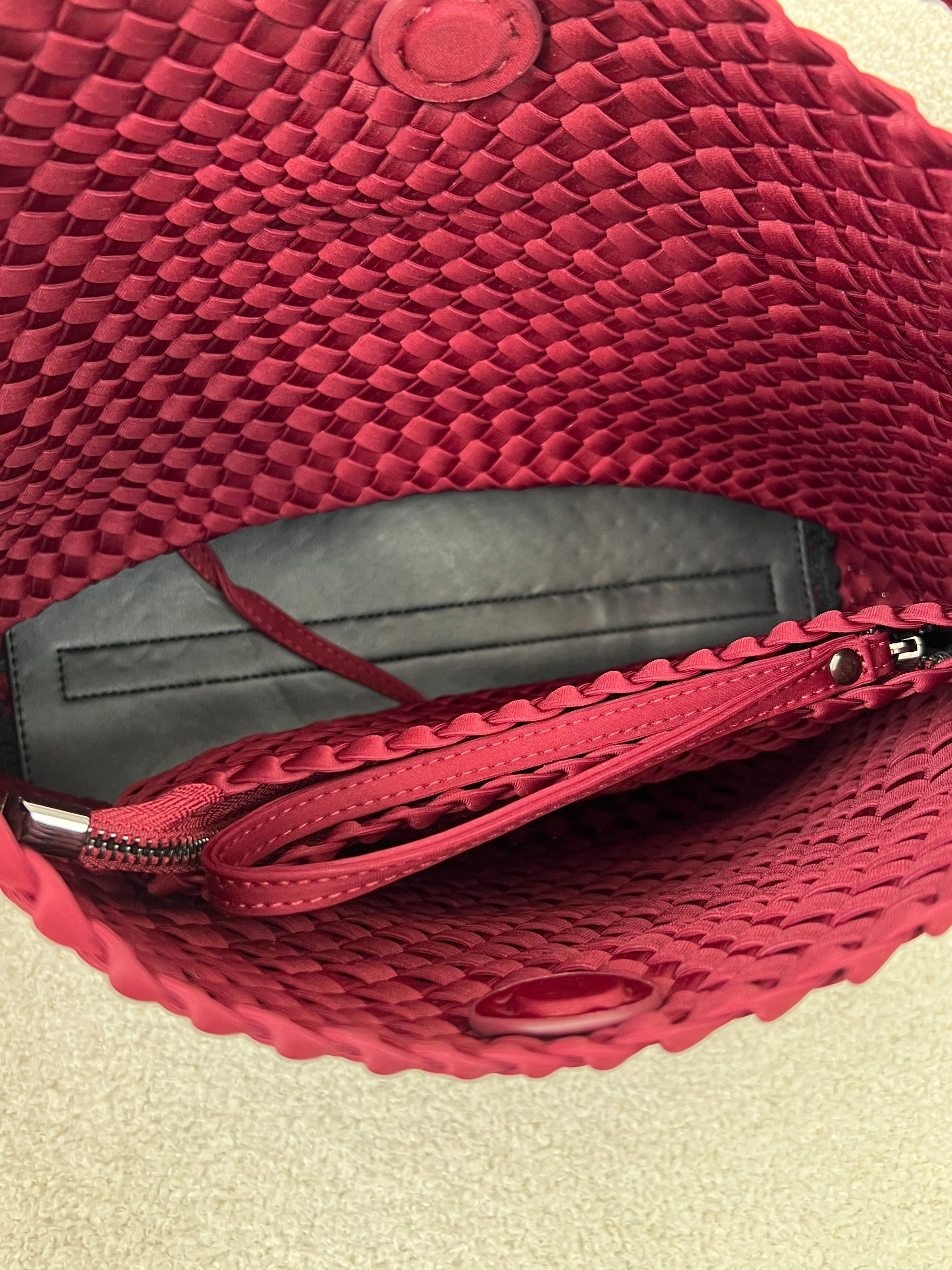 Burgundy bag: Luciana