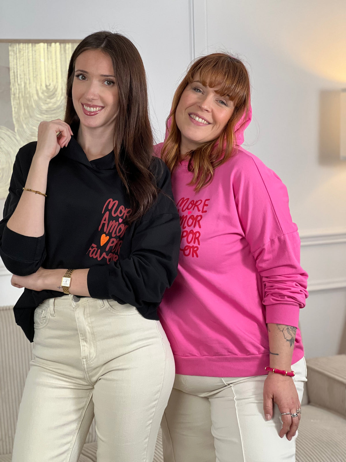 Pull noir a capuche : Amore