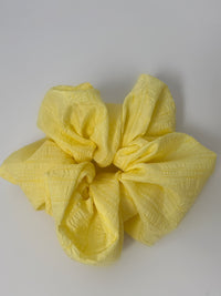 Yellow scrunchie: Calya