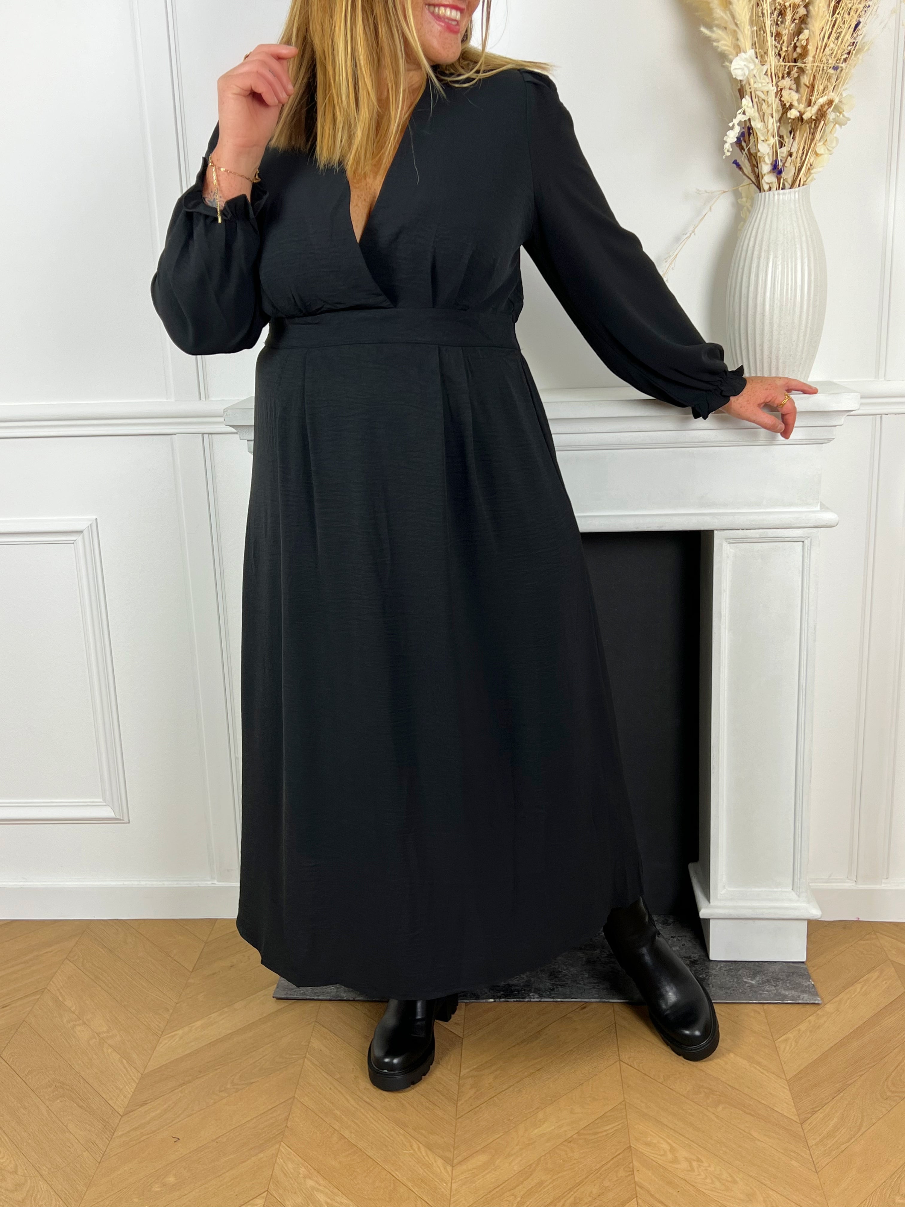 Robe longue noir manches longues grande taille femme Loicia