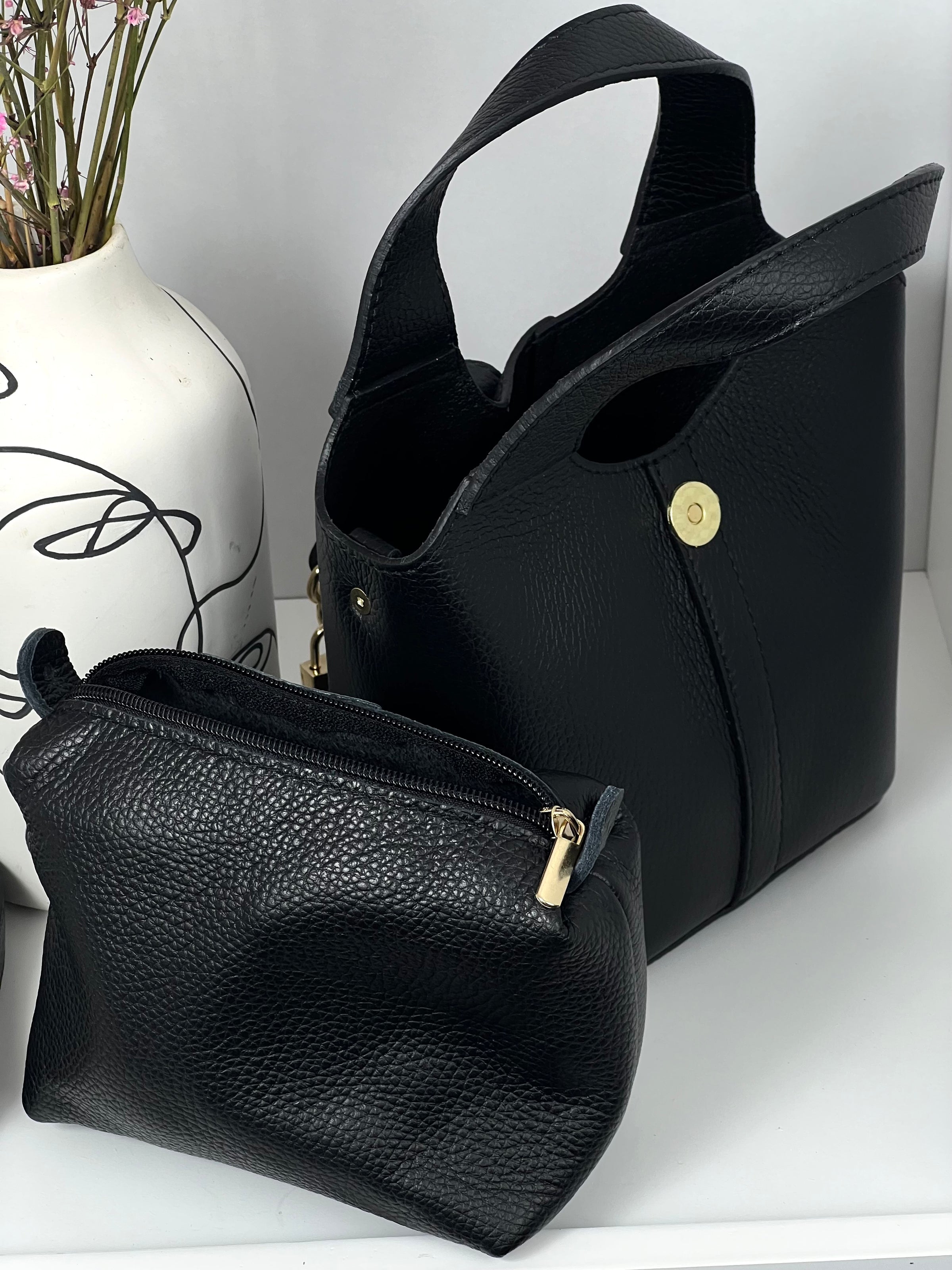 Black bag: Naor