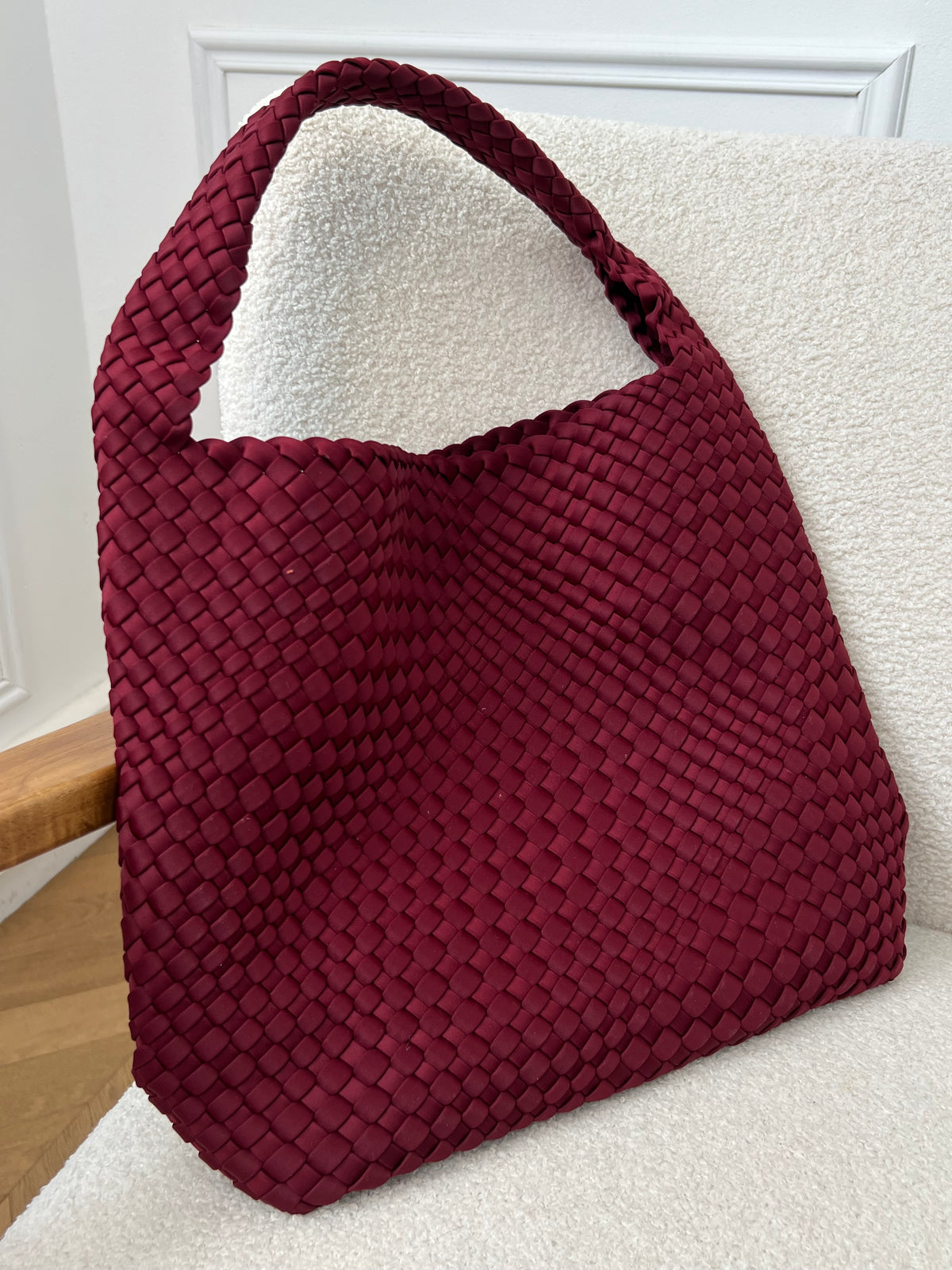 Burgundy bag: Luciana