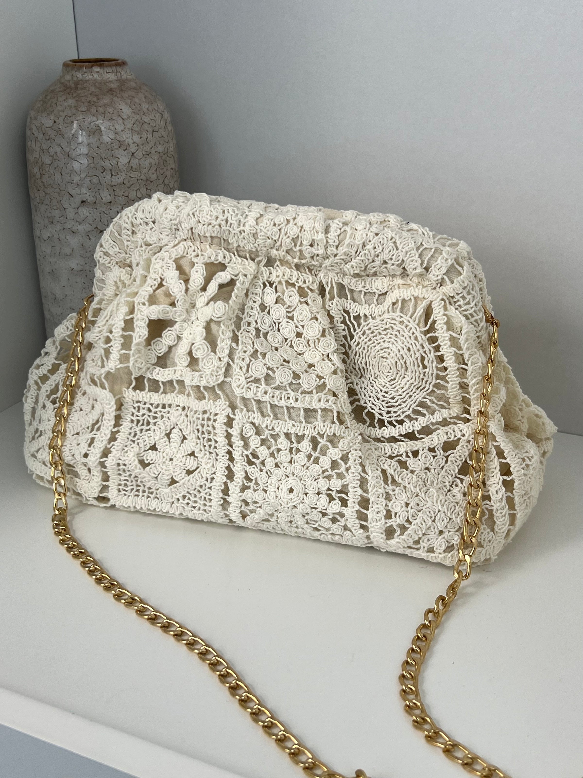 Beige Clutch: Olia