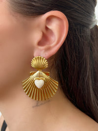 Gold earrings: Sanas