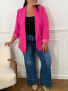 Découvrez le jean super wide leg Elvera, conçu pour allier confort et style. Avec ses deux poches à l'avant et à l'arrière, il offre praticité au quotidien. Sa fermeture à boutons et ses passants pour ceinture assurent un ajustement parfait, mettant en valeur votre silhouette tout en vous laissant libre de vos mouvements.&nbsp;