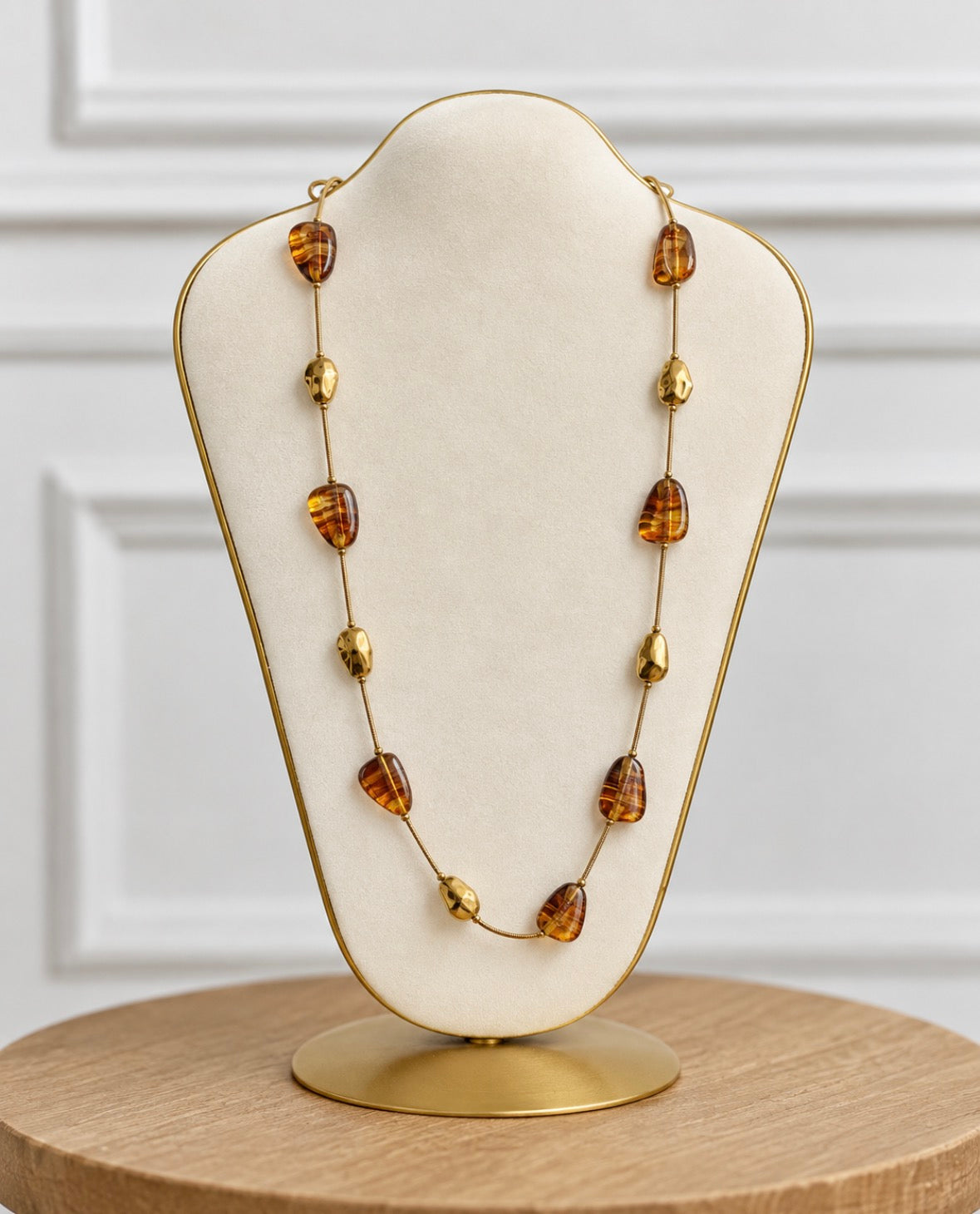 Collier long doré et marron : Alca