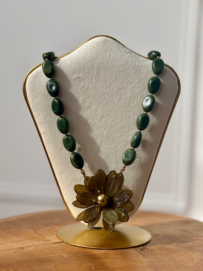 Collier vert et doré