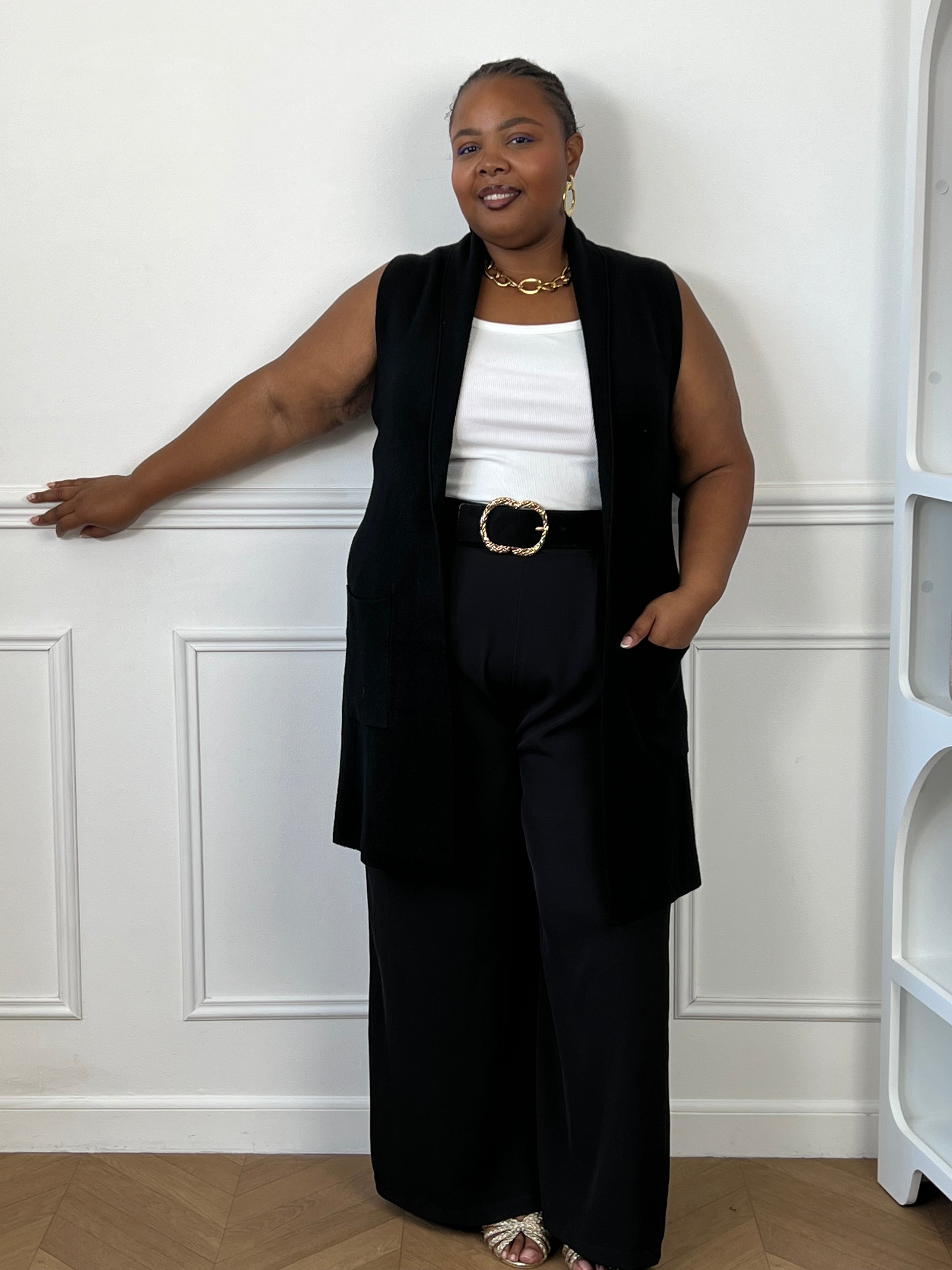 Gilet épais noir grande taille pour femme, idéal pour la mi-saison.