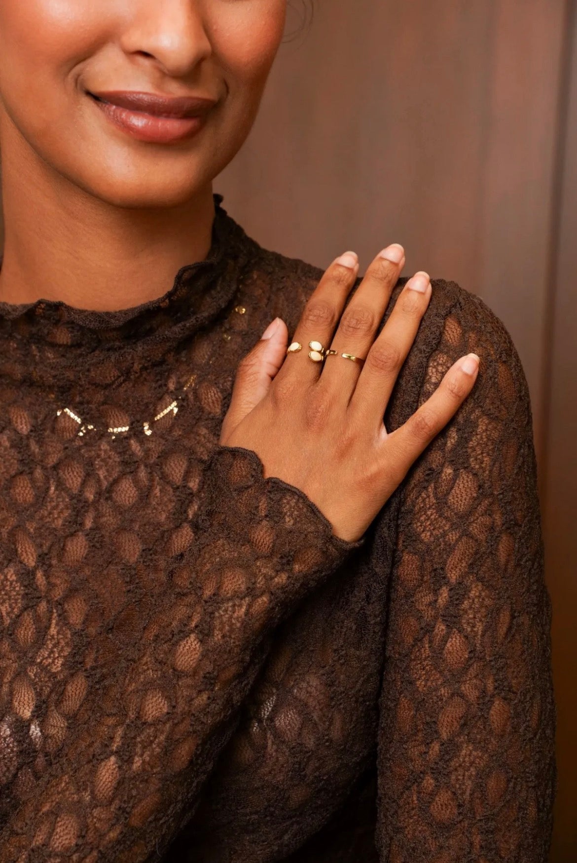Top marron en dentelle : Gaelle