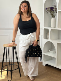 Pantalon écru curve vue de dos élastique taille ceinture amovible – Loïcia
