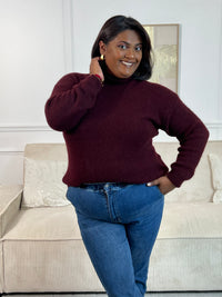 Chaleureux et confortable, ce pull séduit par sa coupe ample et son toucher d’une douceur irrésistible. Facile à porter, il allie style décontracté et cocooning, idéal pour traverser la saison avec élégance et confort.