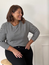 Pull fin à rayures noir et écru grande taille femme – Lyne | Loïcia