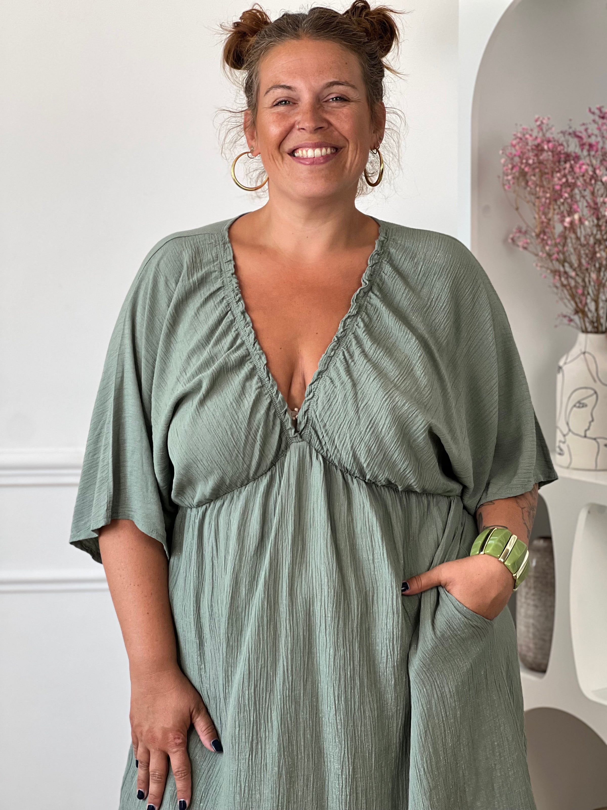 Robe grande taille femme kaki 100% viscose élastique taille unique 44/52 Made in Italy – Loïcia
