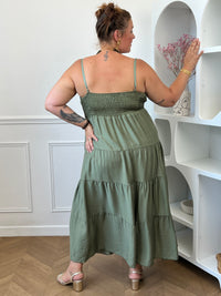 Robe kaki grande taille bretelles réglables vue de dos – Loïcia