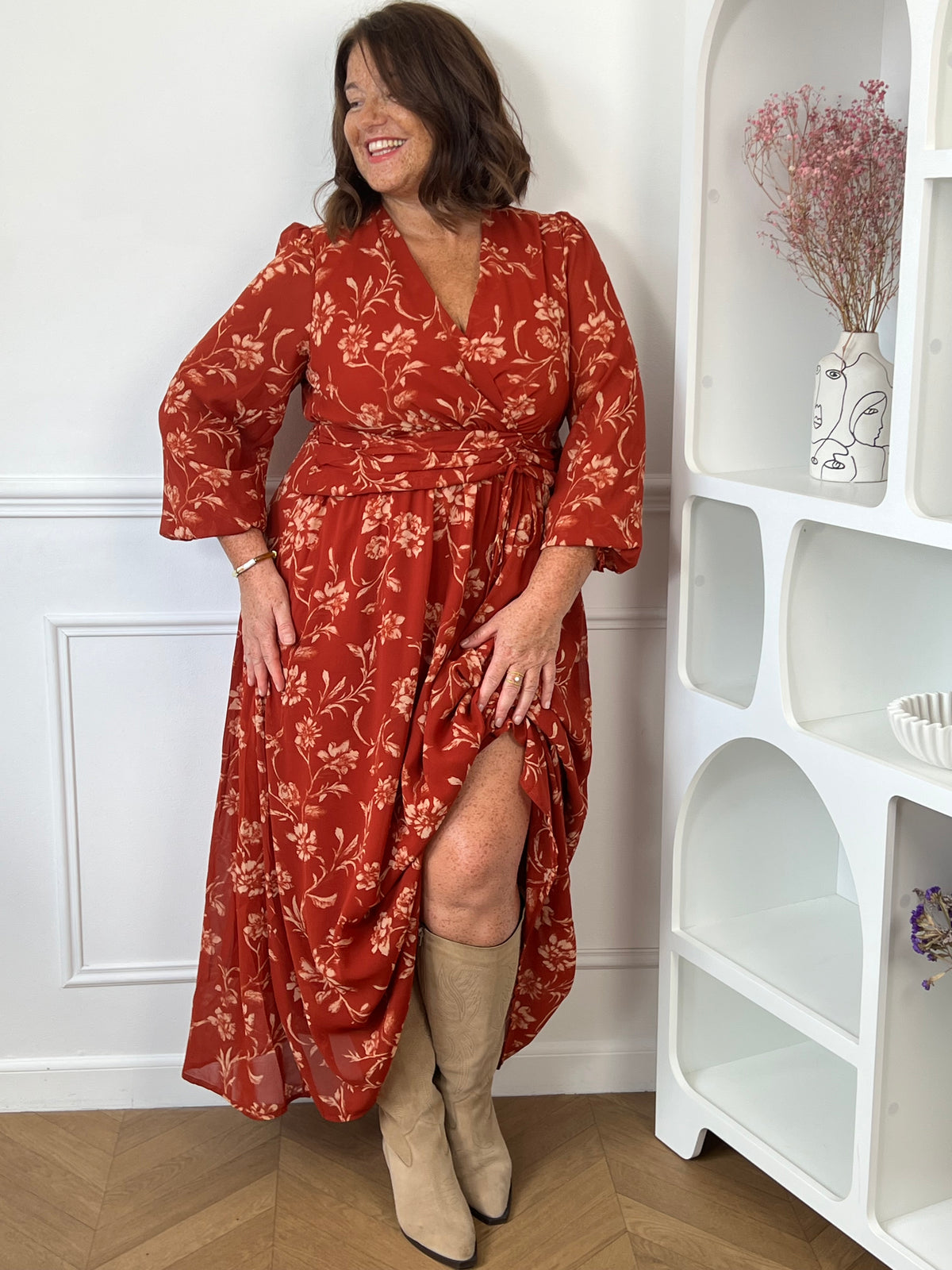 Robe longue rouge à motifs fleurs grande taille femme – Elyne | Loïcia