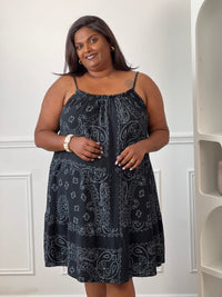 Robe courte femme ronde motifs gris col rond élastiqué – Loïcia
