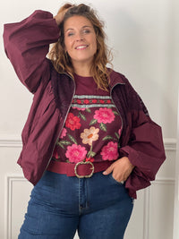Tee-shirt bordeaux fleuri grande taille femme – Maena | Loïcia
