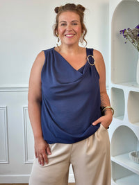 Top sans manches bleu marine curve viscose coupe ample taille unique 44/52 – Loïcia
