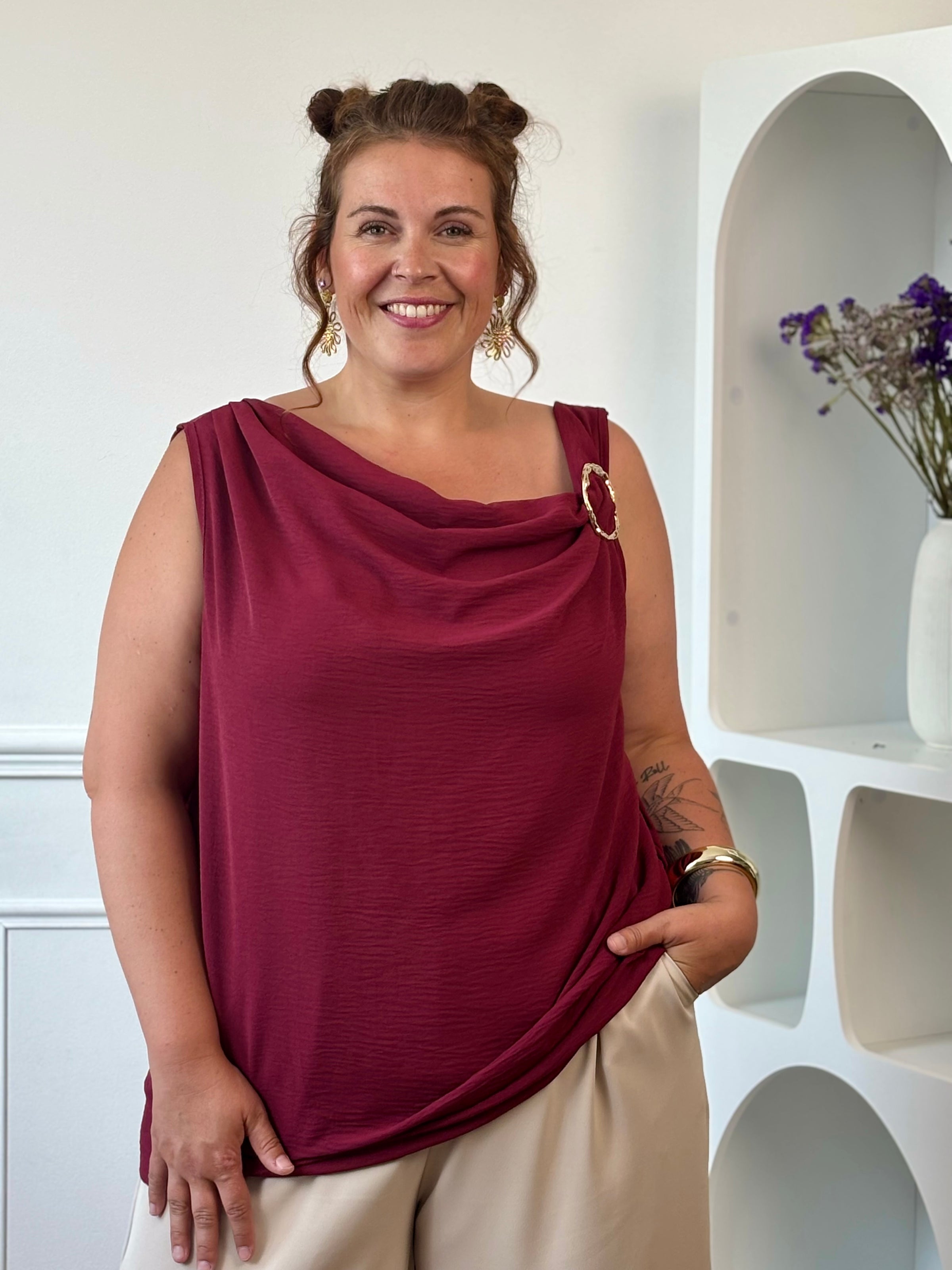 Top sans manches bordeaux curve viscose coupe ample taille unique 44/52 – Loïcia

