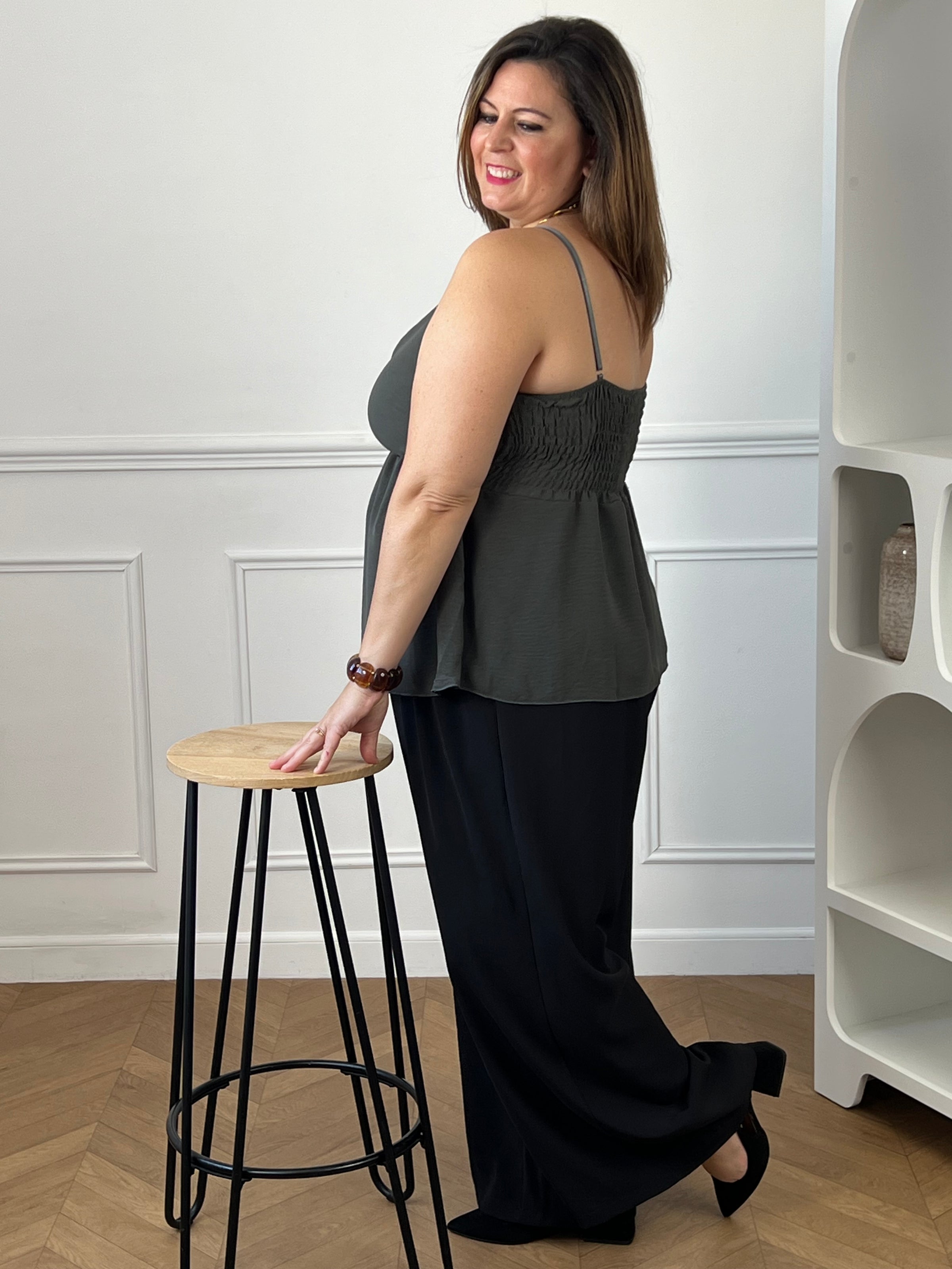 Top kaki curve vue de dos bretelles réglables élastique – Loïcia