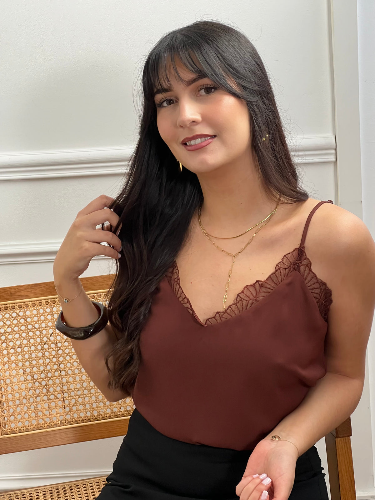 Adoptez un look rafraîchissant avec ce haut marron décontracté de Leonia. Parfait pour les journées ensoleillées, il offre un ajustement confortable et un coupé élégant. Ajoutez ce haut à votre garde-robe pour un style tendance.