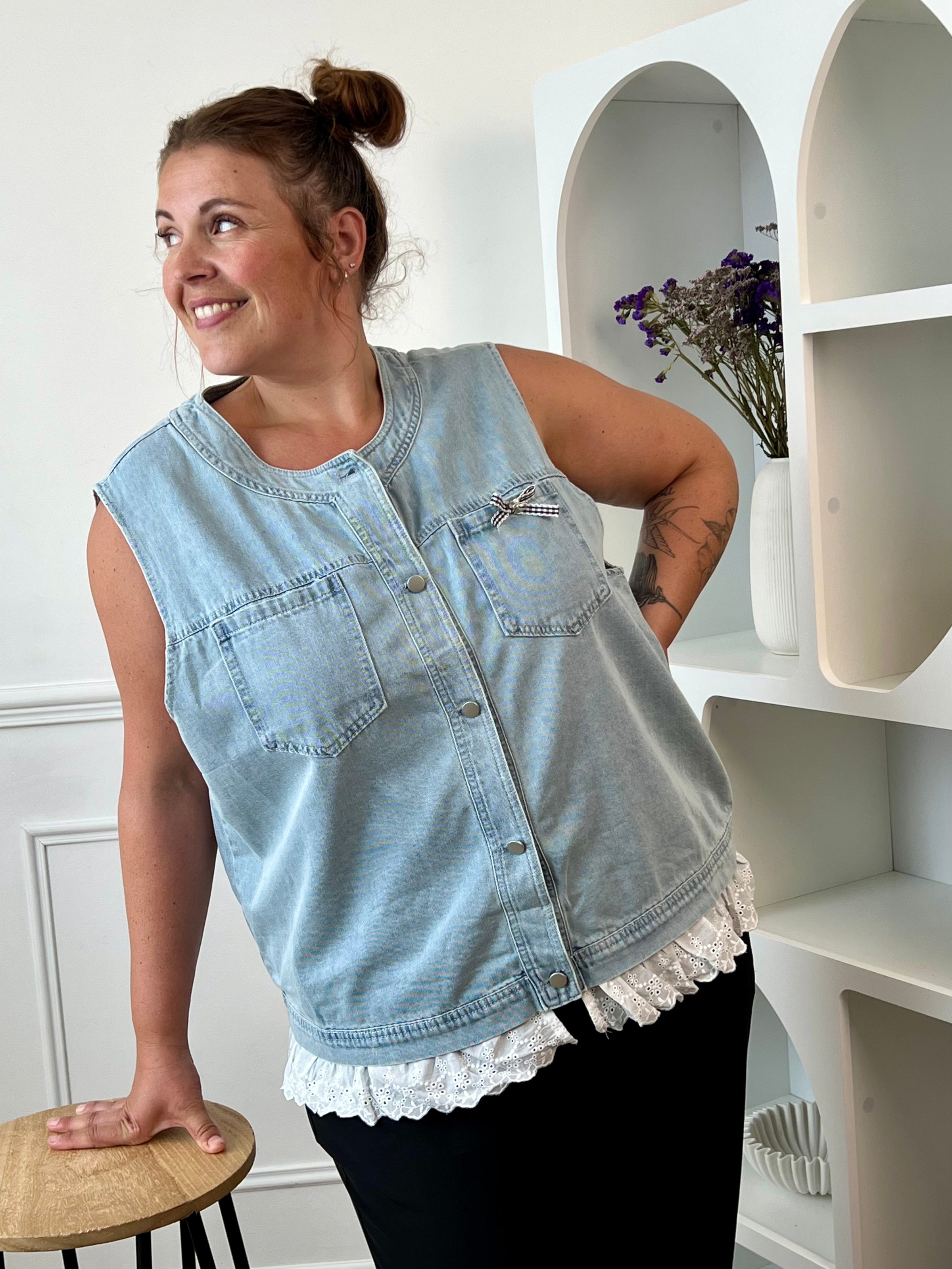Veste denim curve sans manches boutons nœud quadrillé taille unique 44/52 – Loïcia
