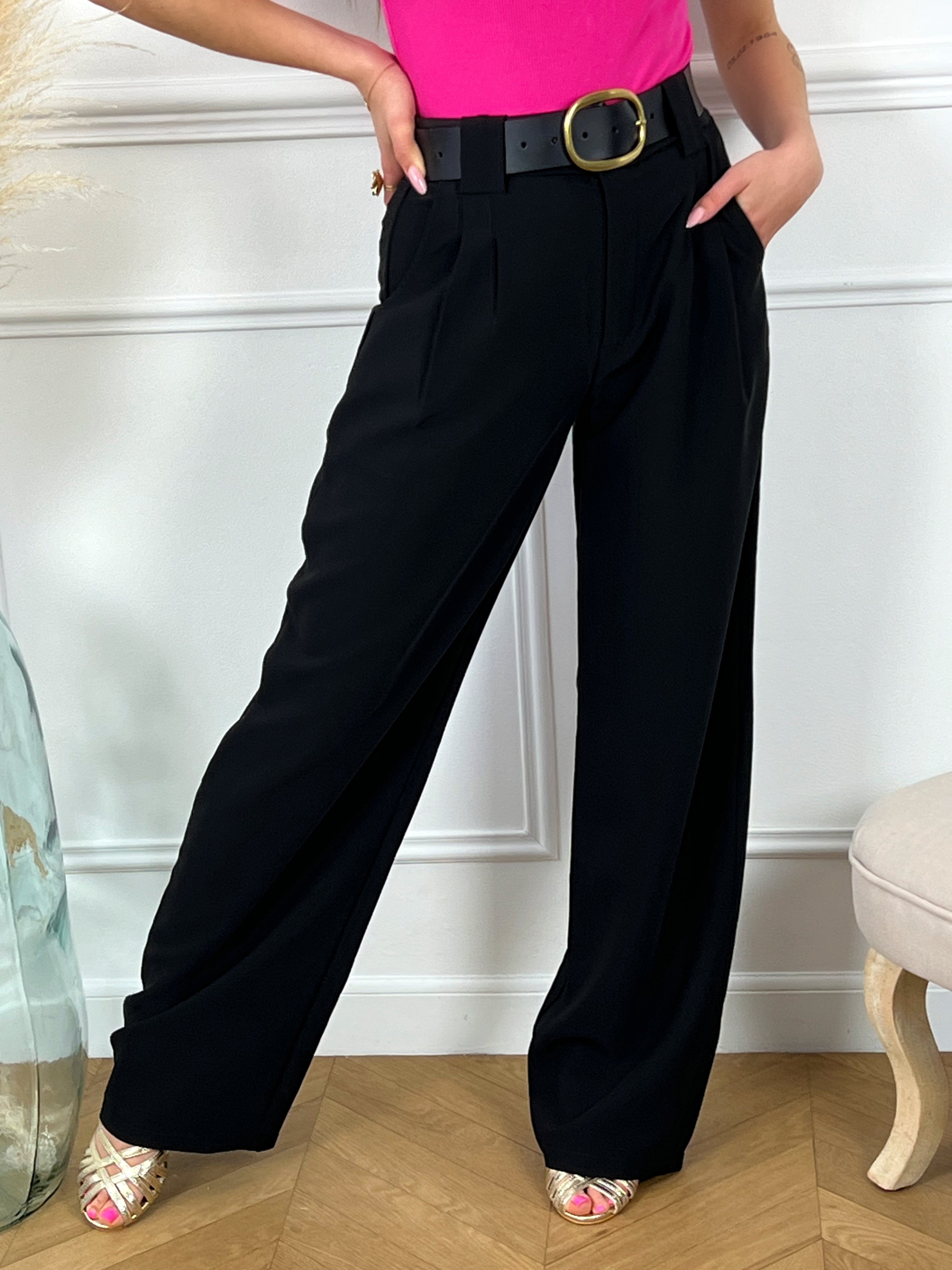 Pantalon noir droit femme sale