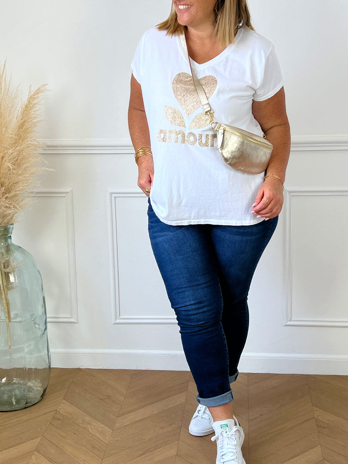 Tee-shirt inscription dorée : Anae